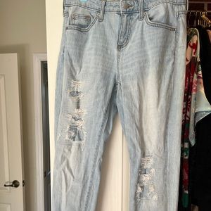Light wash boyfriend jeans